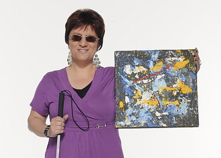 silja_portrait Silja holding up one of her paintings