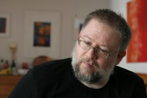 Thomas schaut zweifelnd