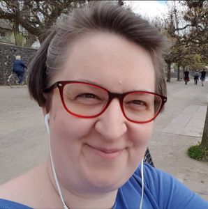Annette lächelt in die Kamera
