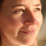 Daniela Nahaufnahme Halbprofil