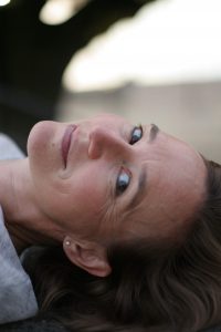 Nahaufnahme Daniela liegend