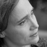 Sabria von schräg oben im Halbprofil