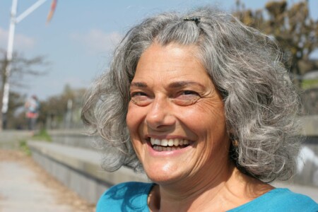 Nahaufnahme Christine lacht