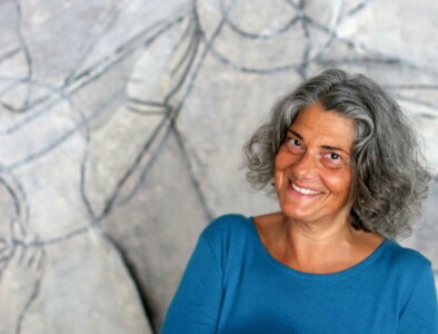 Christine lacht in die Kamera