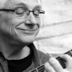 Christian Straube beim Gitarrespielen